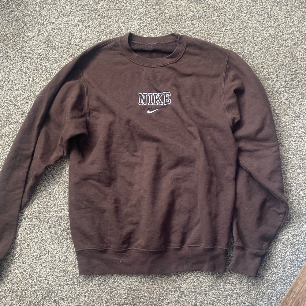 Embroidered Nike crewneck